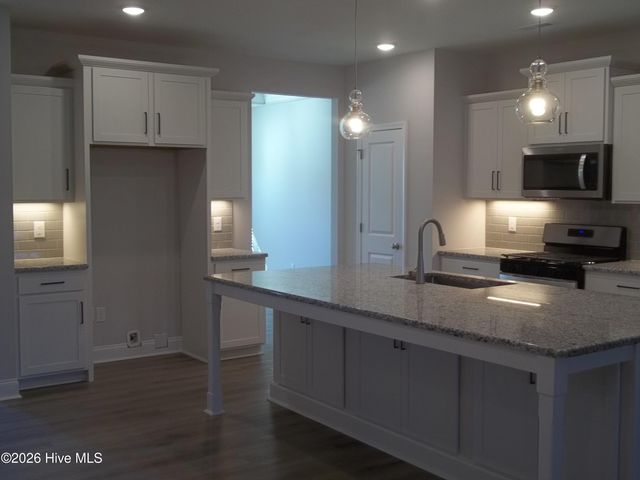 821 Red Sky Drive NE, Winnabow, NC 28479