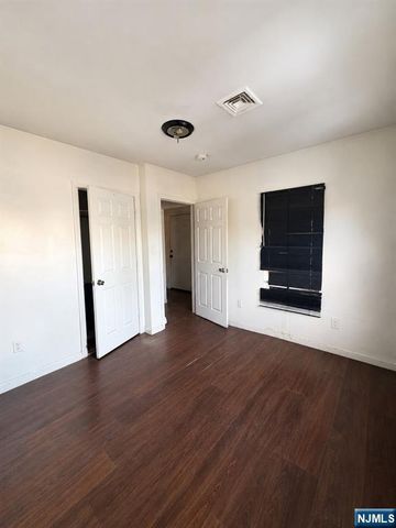 63 Huntington Terrace, Newark, NJ 07112