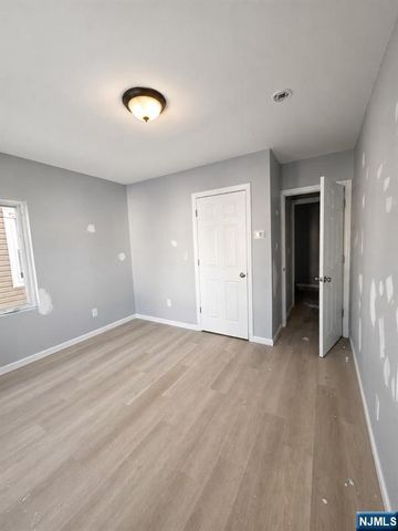 63 Huntington Terrace, Newark, NJ 07112