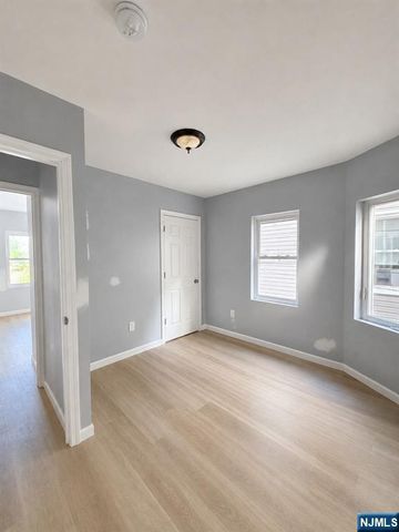 63 Huntington Terrace, Newark, NJ 07112