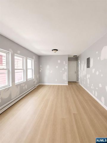 63 Huntington Terrace, Newark, NJ 07112