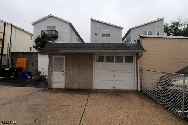 270 N 12Th St, Newark City, NJ 07107
