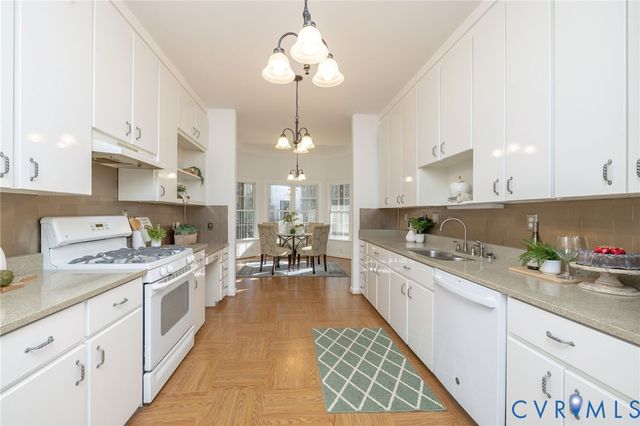 1943 Retreat Dr, Mechanicsville, VA 23111