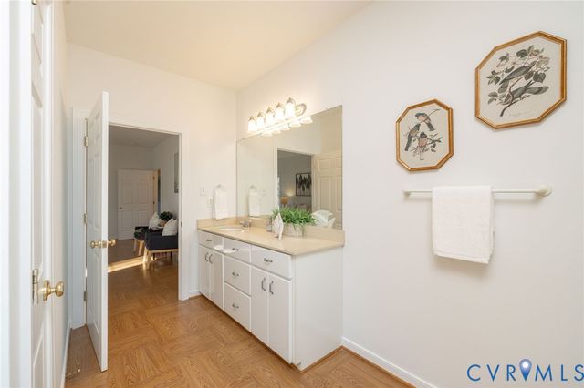 1943 Retreat Dr, Mechanicsville, VA 23111