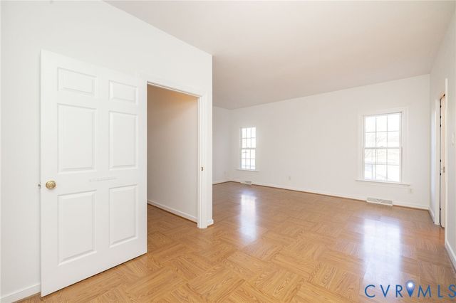 1943 Retreat Dr, Mechanicsville, VA 23111