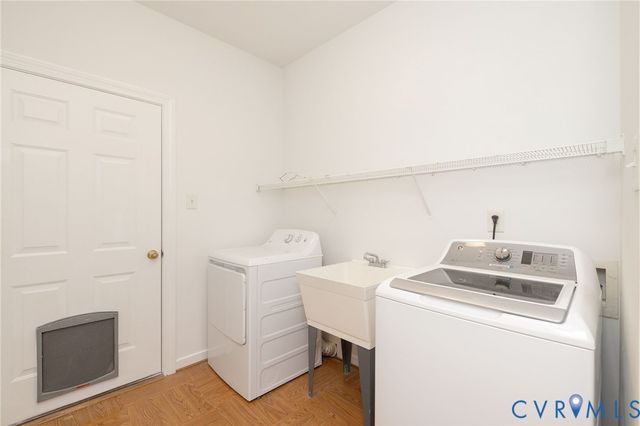 1943 Retreat Dr, Mechanicsville, VA 23111