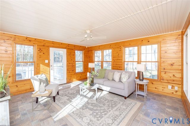 1943 Retreat Dr, Mechanicsville, VA 23111