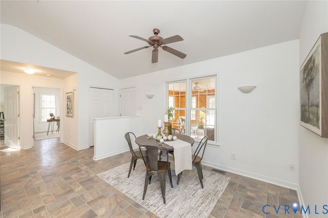 1943 Retreat Dr, Mechanicsville, VA 23111