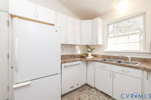 1943 Retreat Dr, Mechanicsville, VA 23111