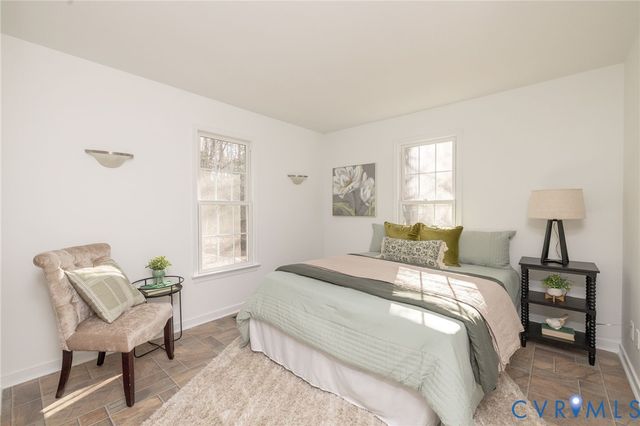 1943 Retreat Dr, Mechanicsville, VA 23111