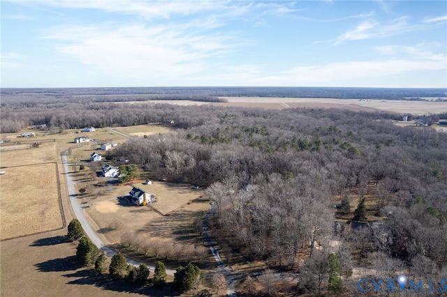 1943 Retreat Dr, Mechanicsville, VA 23111