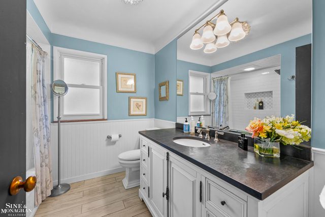 401 Mckinley Avenue, Grosse Pointe Farms, MI 48236
