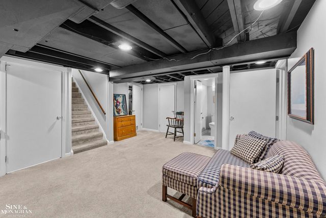 401 Mckinley Avenue, Grosse Pointe Farms, MI 48236