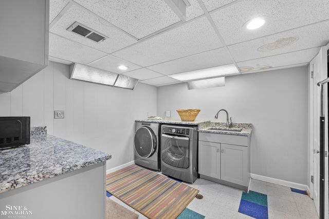 401 Mckinley Avenue, Grosse Pointe Farms, MI 48236