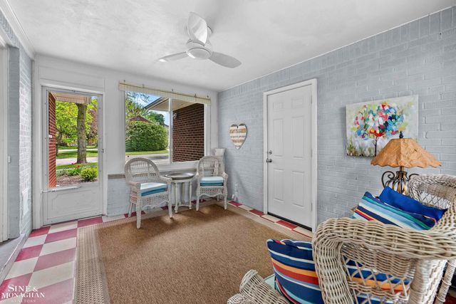 401 Mckinley Avenue, Grosse Pointe Farms, MI 48236