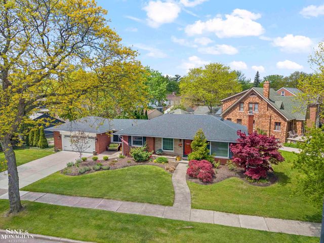 401 Mckinley Avenue, Grosse Pointe Farms, MI 48236
