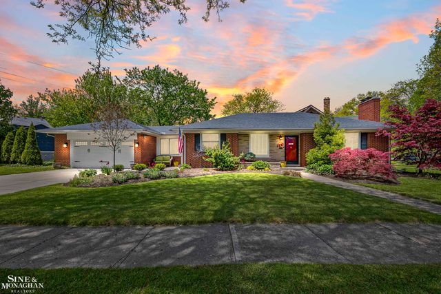 401 Mckinley Avenue, Grosse Pointe Farms, MI 48236