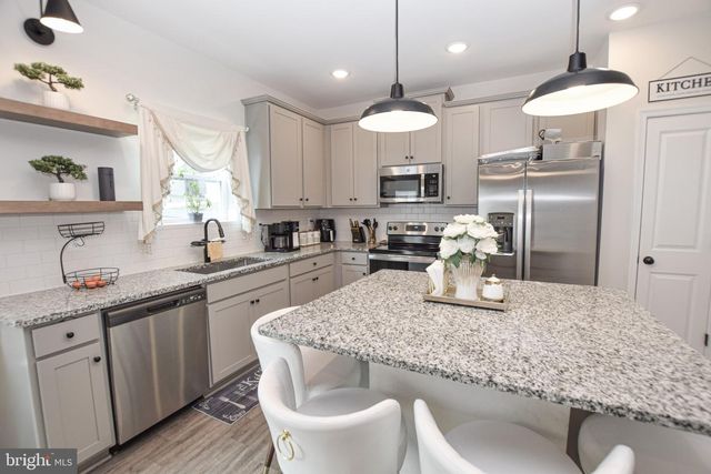 14 DIVING SCAUP RD, Hedgesville, WV 25427