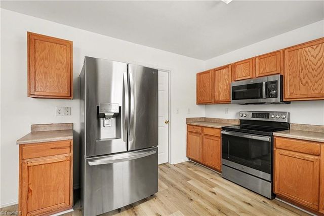 3904 Whispering Willows Drive, Greensboro, NC 27406