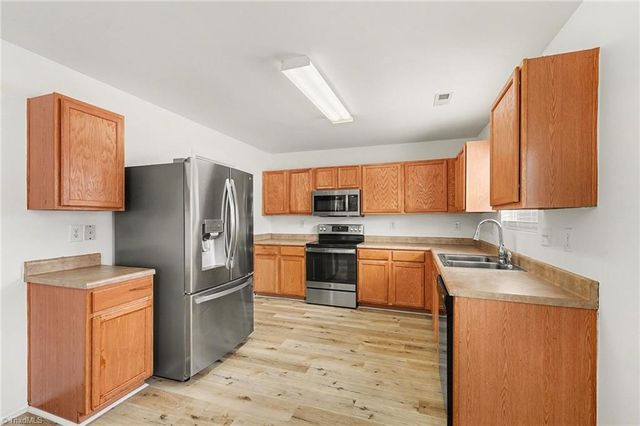 3904 Whispering Willows Drive, Greensboro, NC 27406