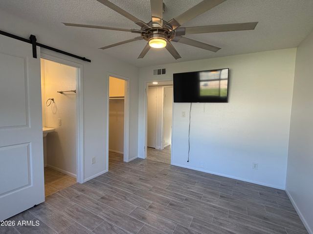 4140 W PARADISE Drive, Phoenix, AZ 85029