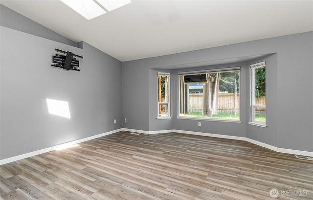 5601 71st Avenue W, Marysville, WA 98270