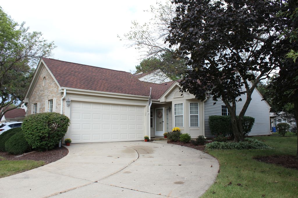 1694 Lexington Drive, Montgomery, IL 60538