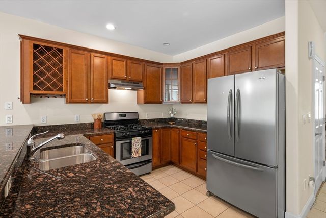 5 Pelton Way 10, Hampton Falls, NH 03844