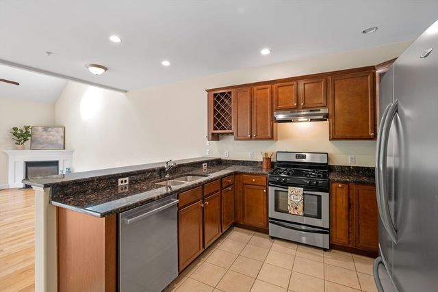 5 Pelton Way 10, Hampton Falls, NH 03844