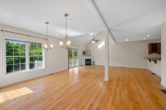5 Pelton Way 10, Hampton Falls, NH 03844