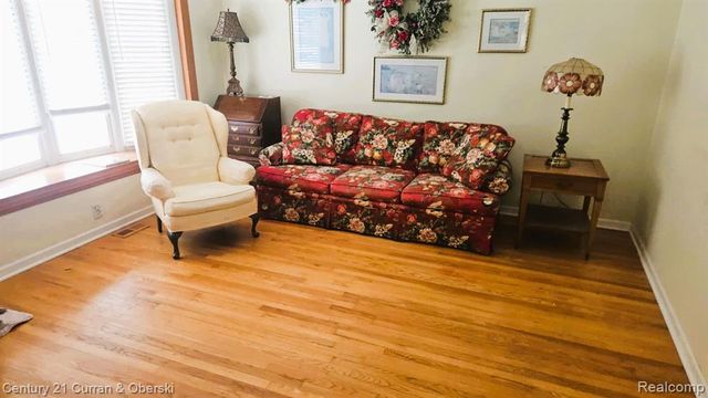 5649 N Lafayette Street, Dearborn Heights, MI 48127