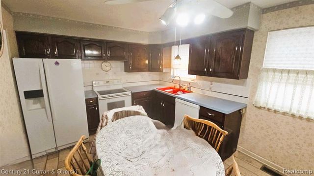 5649 N Lafayette Street, Dearborn Heights, MI 48127