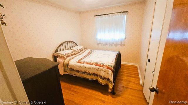 5649 N Lafayette Street, Dearborn Heights, MI 48127