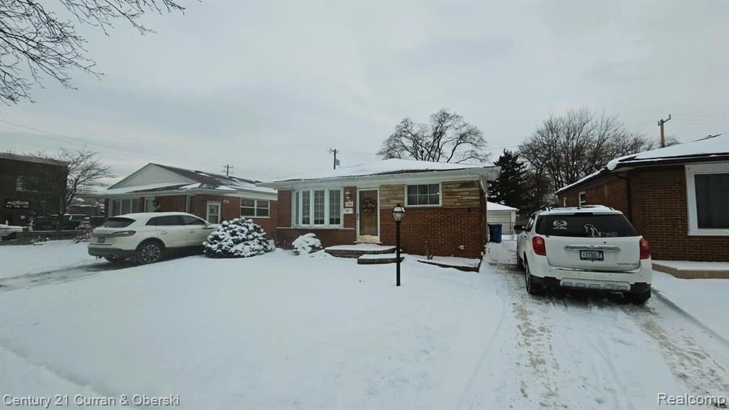 5649 N Lafayette Street, Dearborn Heights, MI 48127