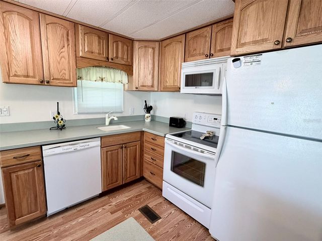 2068 CA D ORO DRIVE, Sarasota, FL 34238