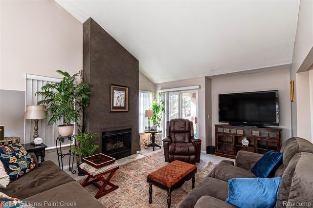 16442 Claremont Drive S 126, Clinton Charter Township, MI 48038