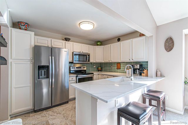 16442 Claremont Drive S 126, Clinton Charter Township, MI 48038