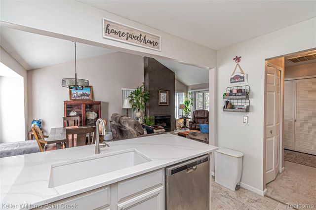 16442 Claremont Drive S 126, Clinton Charter Township, MI 48038