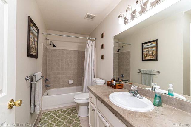 16442 Claremont Drive S 126, Clinton Charter Township, MI 48038