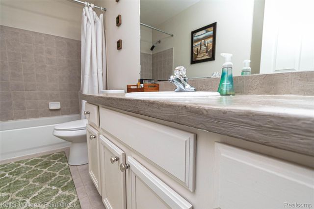 16442 Claremont Drive S 126, Clinton Charter Township, MI 48038