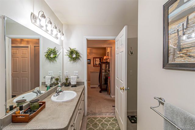 16442 Claremont Drive S 126, Clinton Charter Township, MI 48038