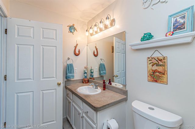 16442 Claremont Drive S 126, Clinton Charter Township, MI 48038