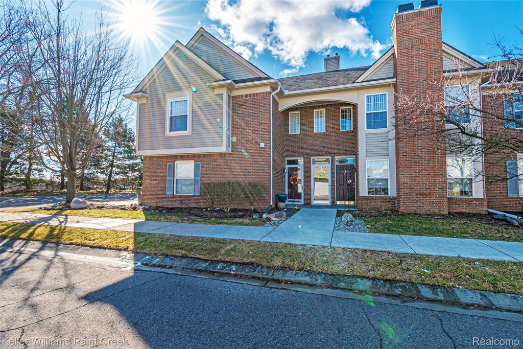 16442 Claremont Drive S 126, Clinton Charter Township, MI 48038