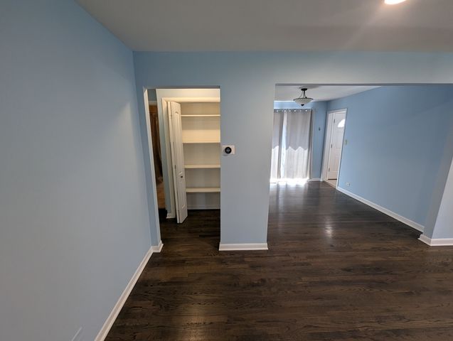 1960 Highland Avenue, Northbrook, IL 60062