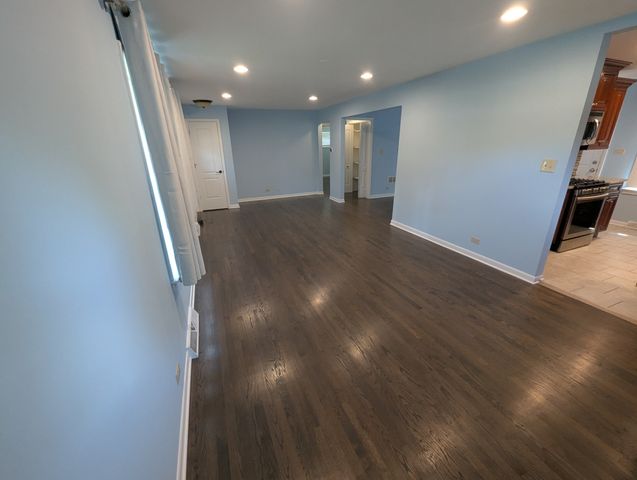 1960 Highland Avenue, Northbrook, IL 60062