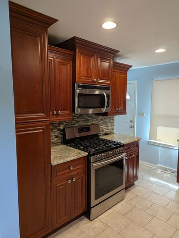 1960 Highland Avenue, Northbrook, IL 60062