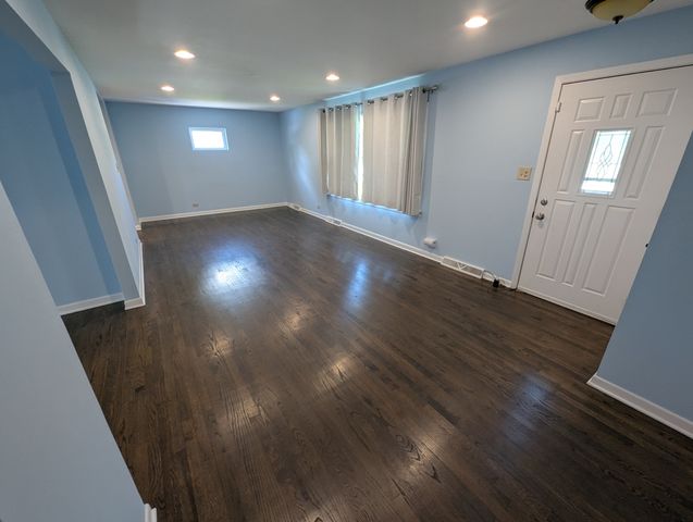 1960 Highland Avenue, Northbrook, IL 60062