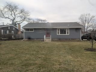 1960 Highland Avenue, Northbrook, IL 60062