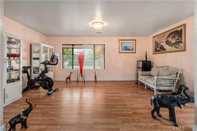 2606 W Avenue J14, Lancaster, CA 93536
