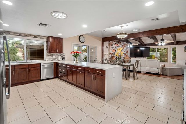 2606 W Avenue J14, Lancaster, CA 93536